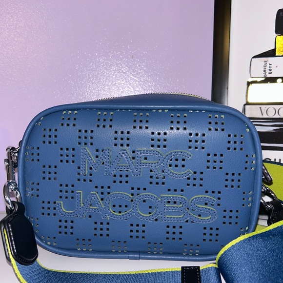 Marc Jacobs Camera Bag, Pre-loved - Picture 2 of 7